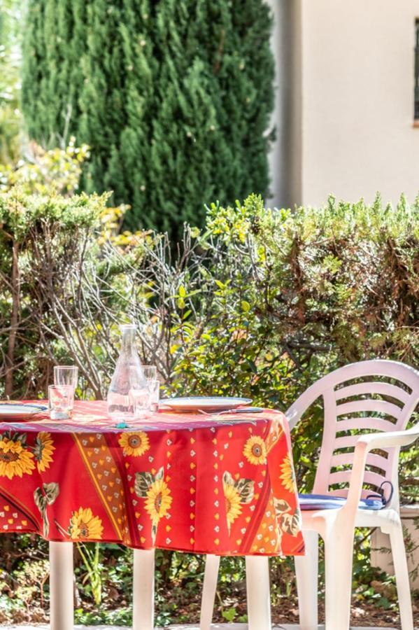 Cosy Studio Just A Stone'S Throw From The Beach Lejlighed Sainte-Maxime Eksteriør billede