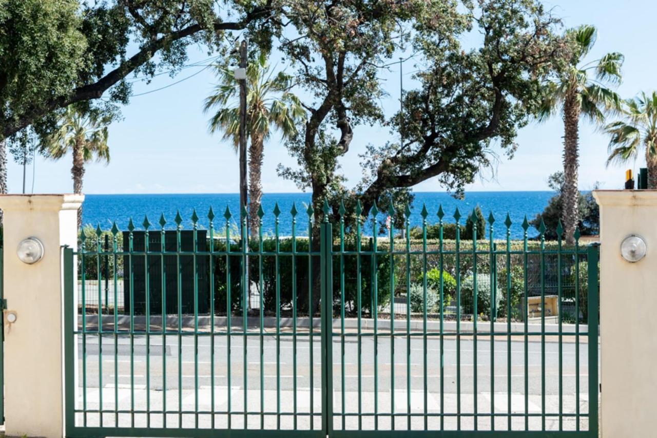 Cosy Studio Just A Stone'S Throw From The Beach Lejlighed Sainte-Maxime Eksteriør billede